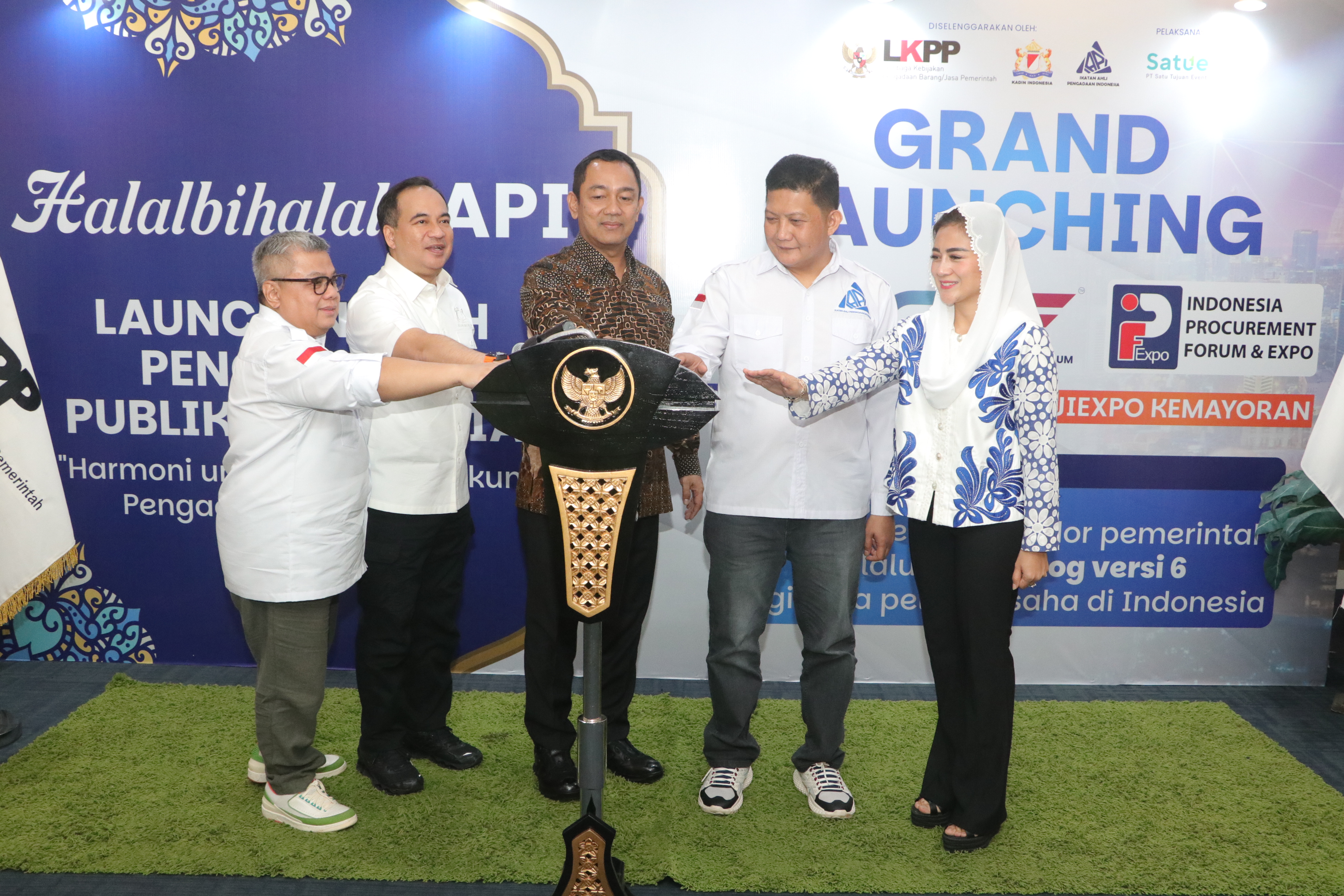 Area registrasi dan informasi LKPP di IPFE 2025
